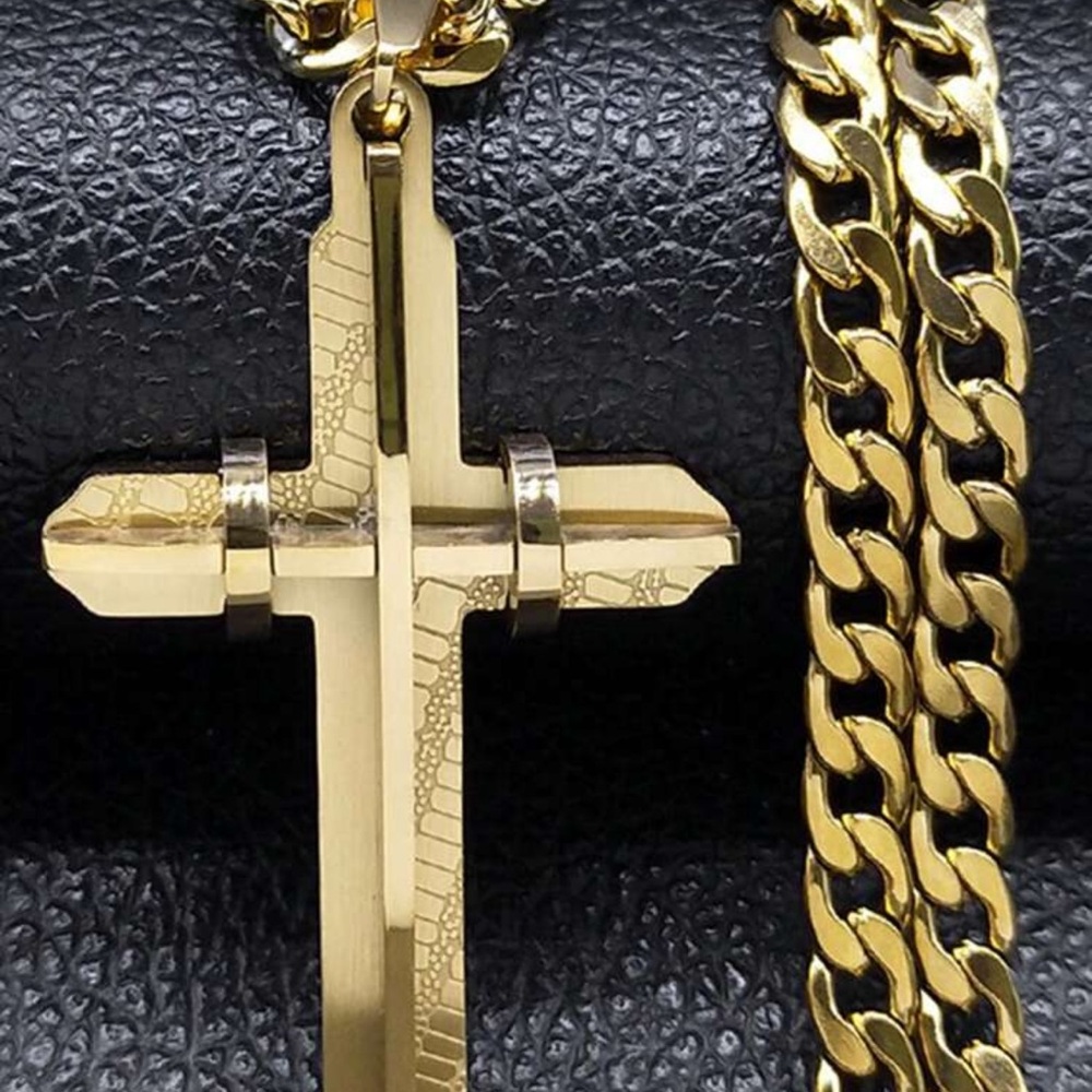 Fashionable Cross Pendant Necklace For Men